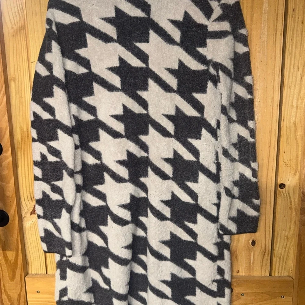 Philosophy Black and Cream Houndstooth Cardigan - Picture 4 of 4